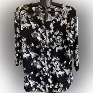 🌹Women’s Emily Daniel’s Top. NWT